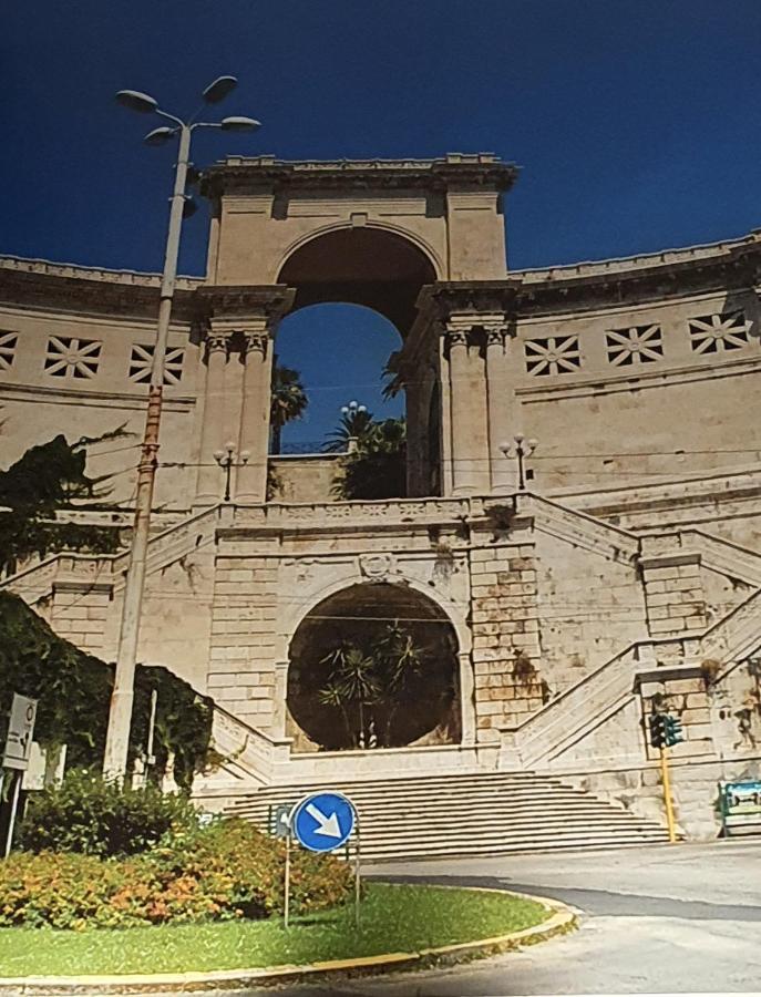 Piazza Martiri Rooms كالياري المظهر الخارجي الصورة