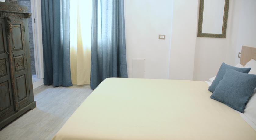Piazza Martiri Rooms كالياري الغرفة الصورة